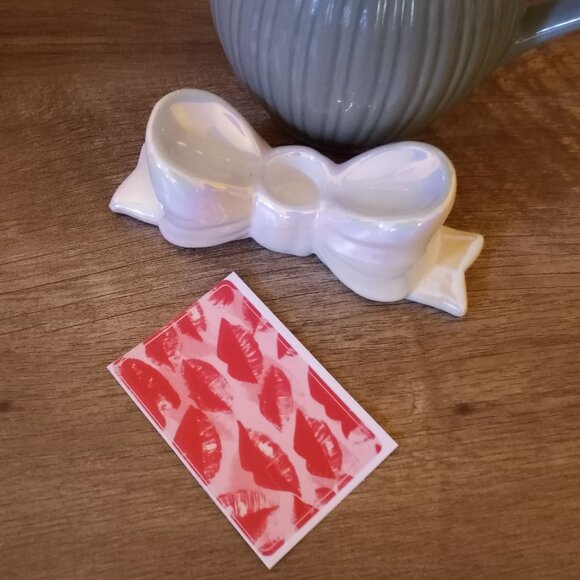 Credit Card Skin Cover Sticker - Red Lipstick Design - Picture 4 of 11